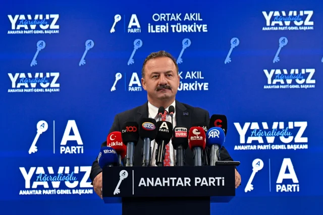 Yavuz Ağıralioğlu'ndan Kritik Uyarı: Sokaklar Kriminalleşebi...