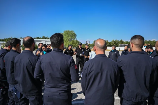 Savaş Muhabirliği Eğitimiyle Gazeteciler Tehlike Bölgesine Hazırlanıyor