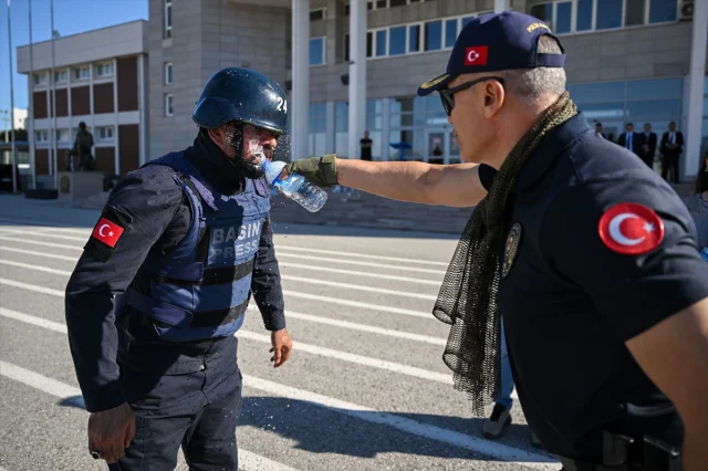 Savaş Muhabirliği Eğitimiyle Gazeteciler Tehlike Bölgesine Hazırlanıyor