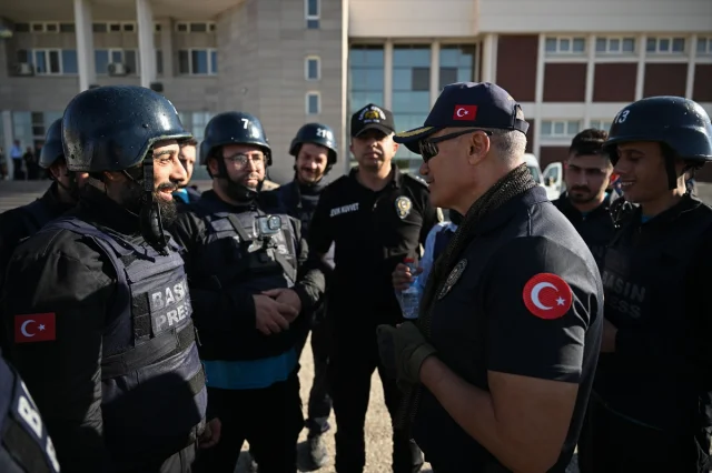 Savaş Muhabirliği Eğitimiyle Gazeteciler Tehlike Bölgesine Hazırlanıyor