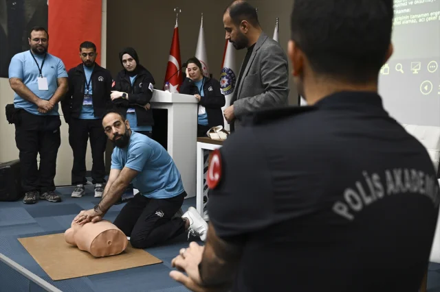 Savaş Muhabirliği Eğitimiyle Gazeteciler Tehlike Bölgesine Hazırlanıyor