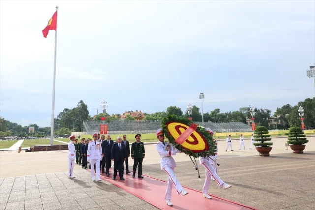 Bakan Yaşar Güler Vietnam'da Sürpriz Anlaşmalara İmza Attı