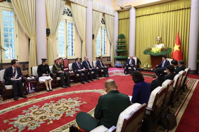 Bakan Yaşar Güler Vietnam'da Sürpriz Anlaşmalara İmza Attı