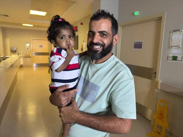İzmir'de Mucize: İki Bebek Karaciğer Nakliyle Hayata Döndü