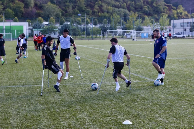 Hayalini Gerçekleştiren Genç Futbolcu Ampute Milli Takımı'nın Yıldızı Oldu