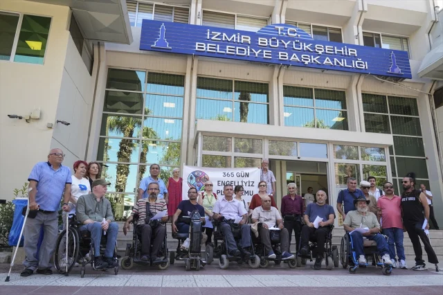 İzmir'de Engelli Bireyler Eşit Yaşam Hakkı İçin Ayakta
