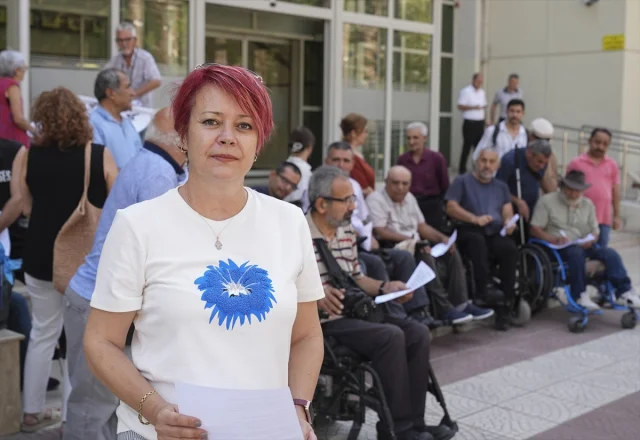 İzmir'de Engelli Bireyler Eşit Yaşam Hakkı İçin Ayakta
