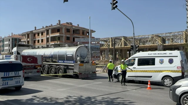 Konya'da Feci Kaza: Tırın Çarptığı Anne Hayatını Kaybetti, Kızı Yaralandı
