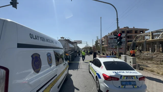 Konya'da Feci Kaza: Tırın Çarptığı Anne Hayatını Kaybetti, Kızı Yaralandı