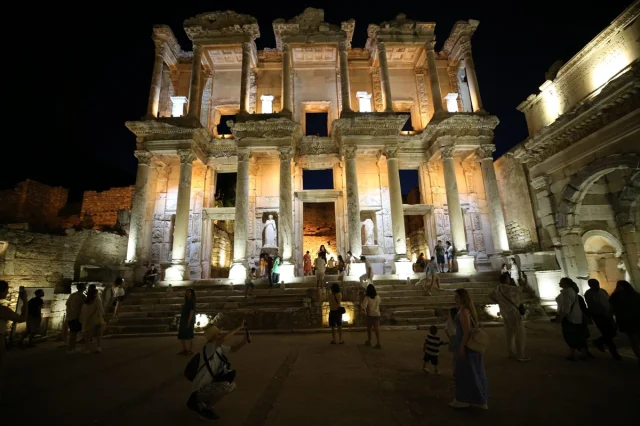 Türkiye'nin Kültür Hazineleri Rekor Ziyaretçi Çekti