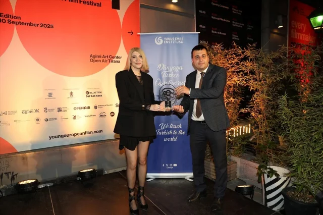 Türk Yönetmen Hatice Aşkın'ın Filmi Arnavutluk'ta Zirveye Ul...