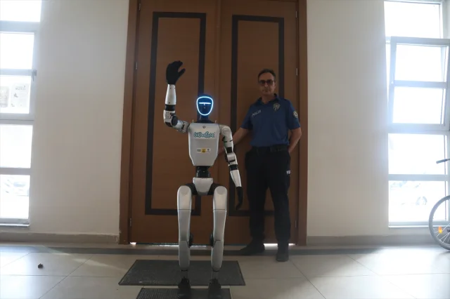 İnsansı Robot Fastman Samsun'da Şaşırtıcı Bir Adım Attı