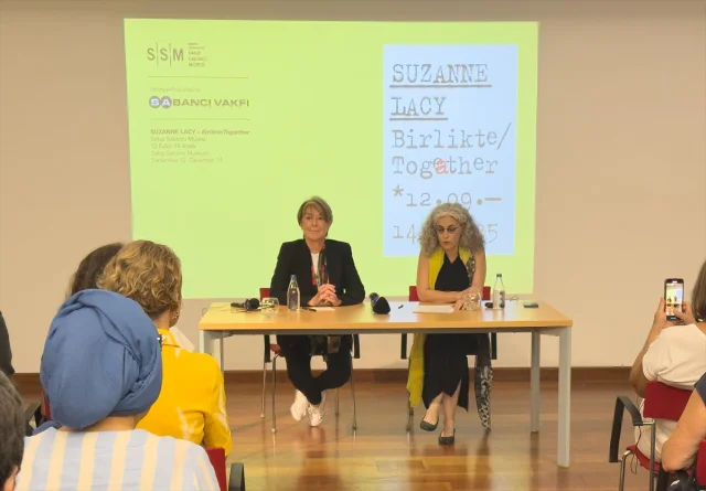 Suzanne Lacy'nin "Birlikte" Sergisi İstanbul'da Merak Uyandı...