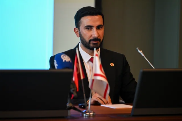 Kıbrıs'ın Geleceği Üzerine Kritik Buluşma: Gençler Ankara'da Bir Araya Geldi