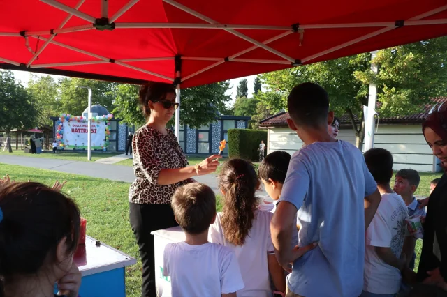 Sakarya'daki "Okula Merhaba" Şenliği Çocukları Neşeyle Karşı...