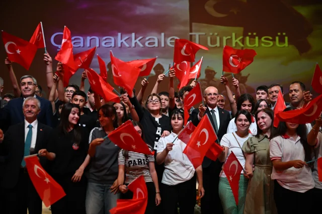 Mehmet Şimşek Gençlerle Gaziantep'te Buluştu: 'Eğitim En Büyük Gücümüz'
