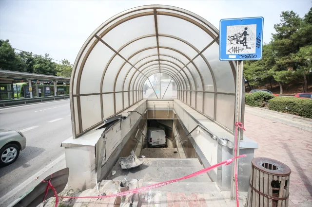 Bursa'da Metro Geçidinde Tehlikeli Kaza