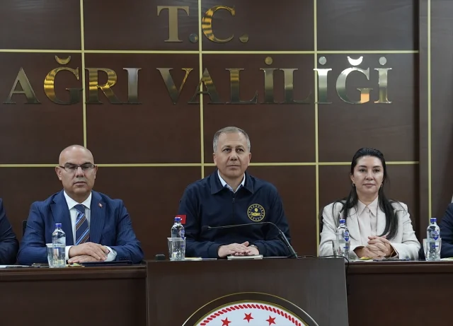 İçişleri Bakanı Yerlikaya Ağrı'da Halkın Nabzını Tuttu