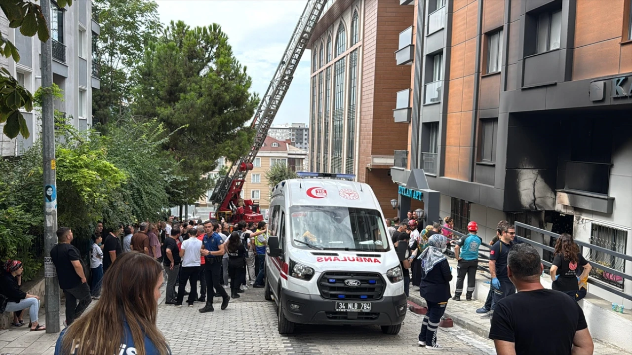 Küçükçekmece'de Korkunç Yangın: Elektrik Panosu Felaketi Getirdi