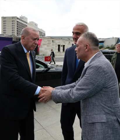 Cumhurbaşkanı Erdoğan İstanbul Sergisinde Sanatın Gücünü Anlattı
