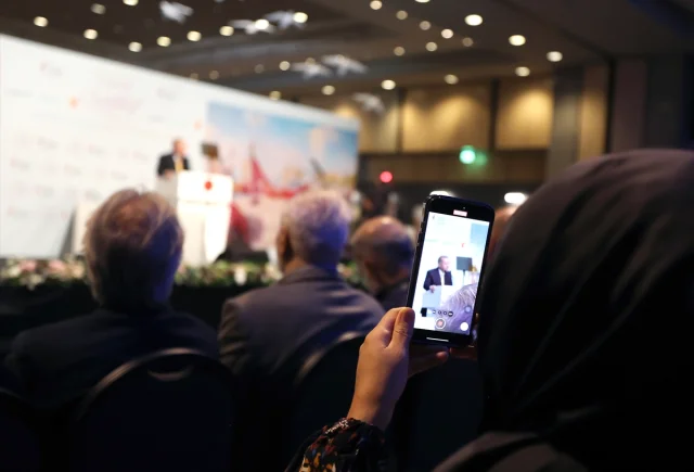 Cumhurbaşkanı Erdoğan İstanbul Sergisinde Sanatın Gücünü Anlattı