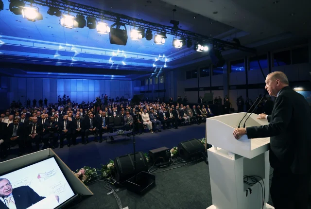 Cumhurbaşkanı Erdoğan İstanbul Sergisinde Sanatın Gücünü Anlattı