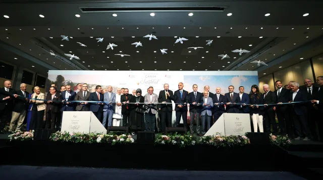 Cumhurbaşkanı Erdoğan İstanbul Sergisinde Sanatın Gücünü Anlattı