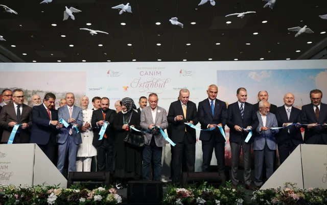 Cumhurbaşkanı Erdoğan İstanbul Sergisinde Sanatın Gücünü Anlattı