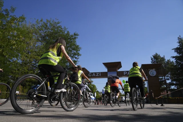 Ankara'da Lenfoma Farkındalığı İçin Pedallar Çevrildi