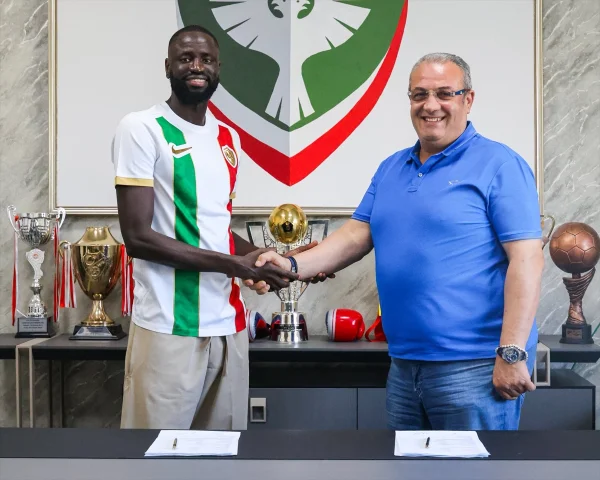 Cheikhou Kouyate'den Amedspor'a Tarihi Transfer