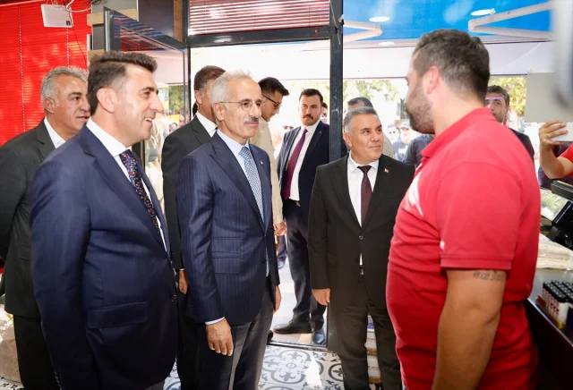 Ulaştırma Bakanı Uraloğlu Tunceli'de Sıcak Karşılandı