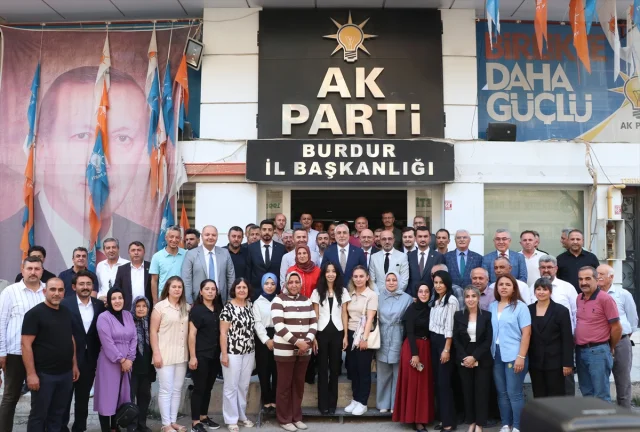 Bakan Işıkhan'ın Burdur Çıkarması: Siyasetin Nabzı Atıyor