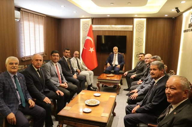 Bakan Işıkhan'ın Burdur Çıkarması: Siyasetin Nabzı Atıyor