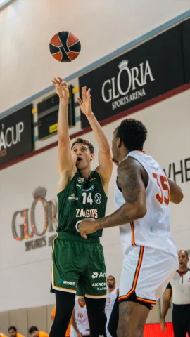 Galatasaray'ın Zalgiris ile Hazırlık Maçında Neler Yaşandı?