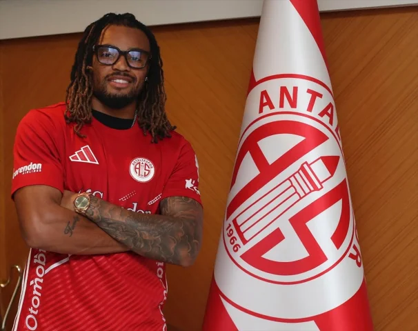 Antalyaspor'un Yeni Transferi Samuel Ballet Büyük Beklentilerle Geldi