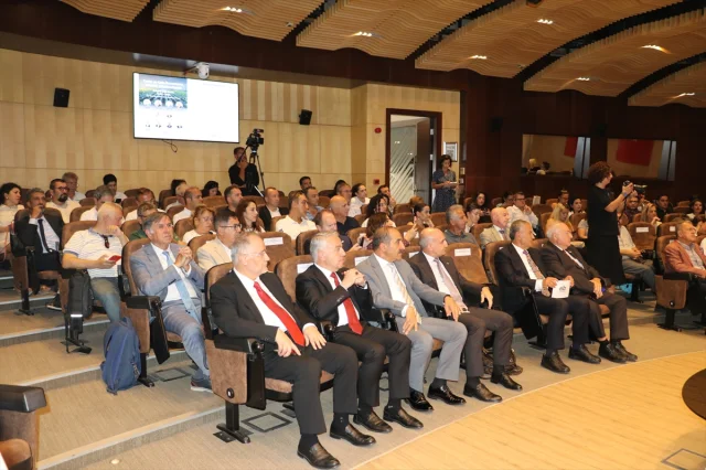 İzmir'de Tarım ve Gıda İhracatında Yenilikçi Yaklaşımlar Tartışıldı