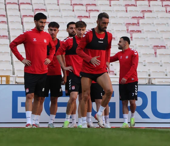 Sivasspor Evinde Avantaj Peşinde: Sarıyer Maçı Hazırlıkları Sona Erdi