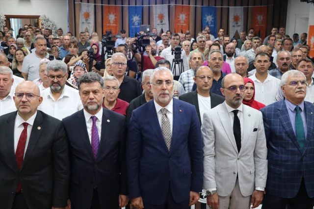 Burdur'da İşsizlik Düşüyor: Bakan Işıkhan'ın İl Buluşmasında Çarpıcı Veriler