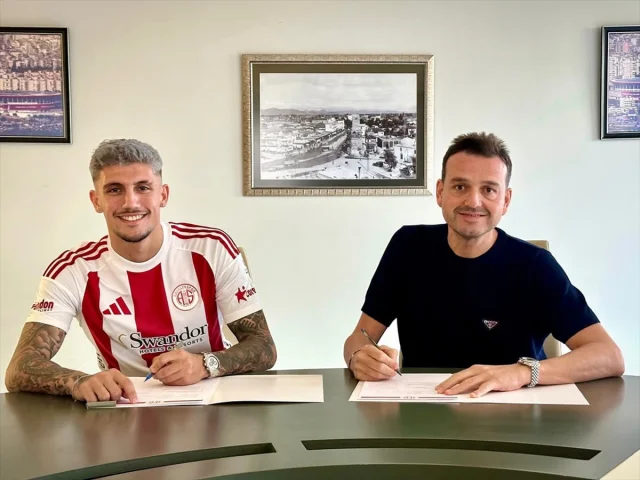 Antalyaspor'un Yeni Yıldızı Samet Karakoç Heyecan Yarattı