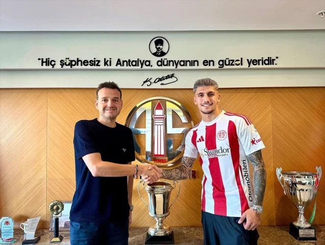 Antalyaspor'un Yeni Yıldızı Samet Karakoç Heyecan Yarattı