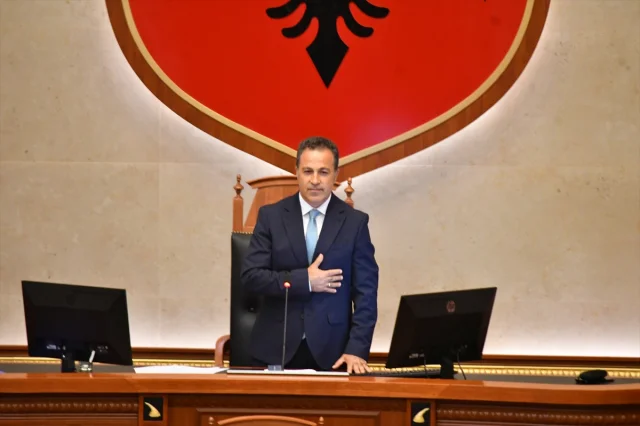 Arnavutluk Meclisinde Sürpriz Seçim: Niko Peleshi Liderlik Koltuğunda