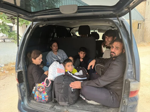 Edirne'de Yakalanan 16 Düzensiz Göçmen ve Kaçakçılık Operasy...