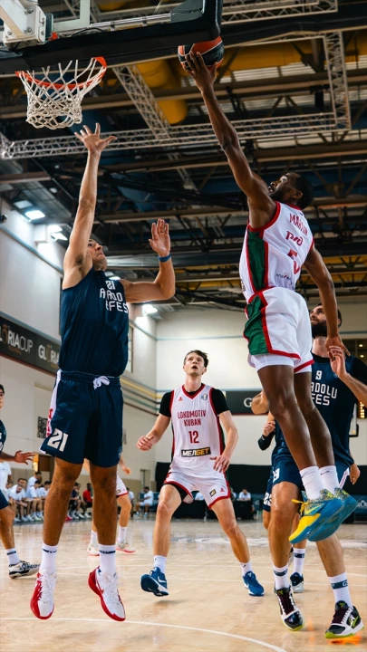 Anadolu Efes Tarihi Maçta Yenildi: Gloria Turnuvasından Şaşırtıcı Haberler