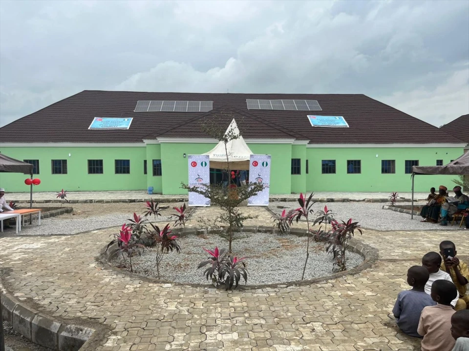 Nijerya'da Türk Esintisi: Eyüp Sultan Külliyesi Açıldı