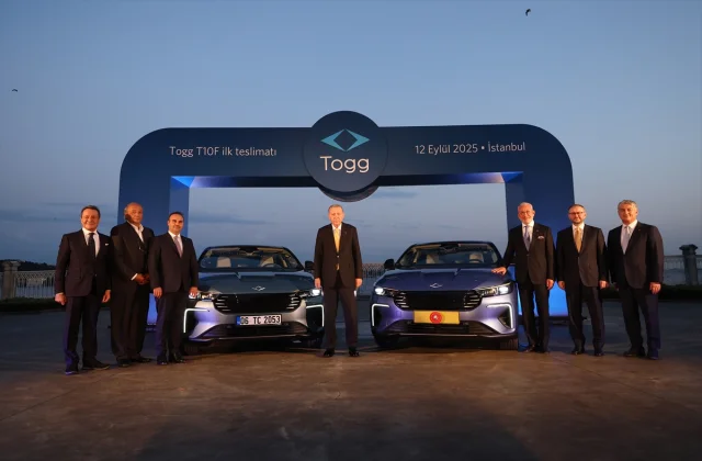 Cumhurbaşkanı Erdoğan'a Togg T10F Teslim Edildi