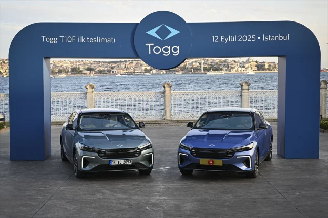 Cumhurbaşkanı Erdoğan'a Togg T10F Teslim Edildi