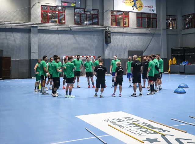 Nilüfer Belediyespor Hentbolda Tarih Yazmaya Devam Ediyor