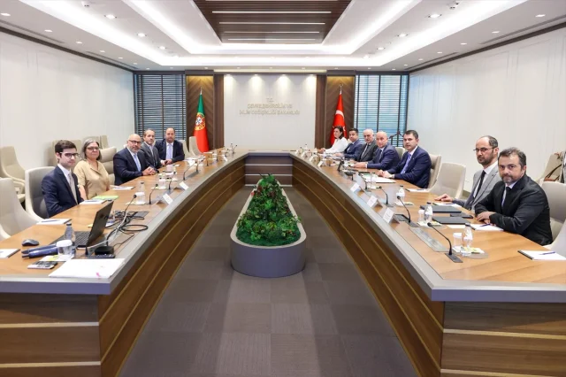 Bakan Kurum'un Konut Müjdeleri: Portekizli Bakan Takdir Etti