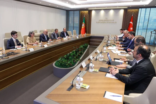 Bakan Kurum'un Konut Müjdeleri: Portekizli Bakan Takdir Etti