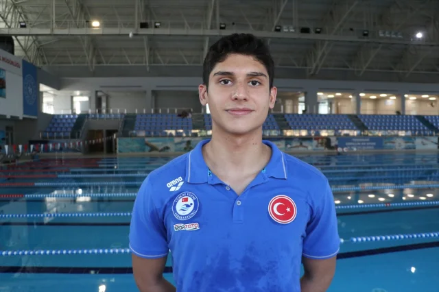 Genç Yüzücü Emre Onuş Avrupa'ya Göz Dikti